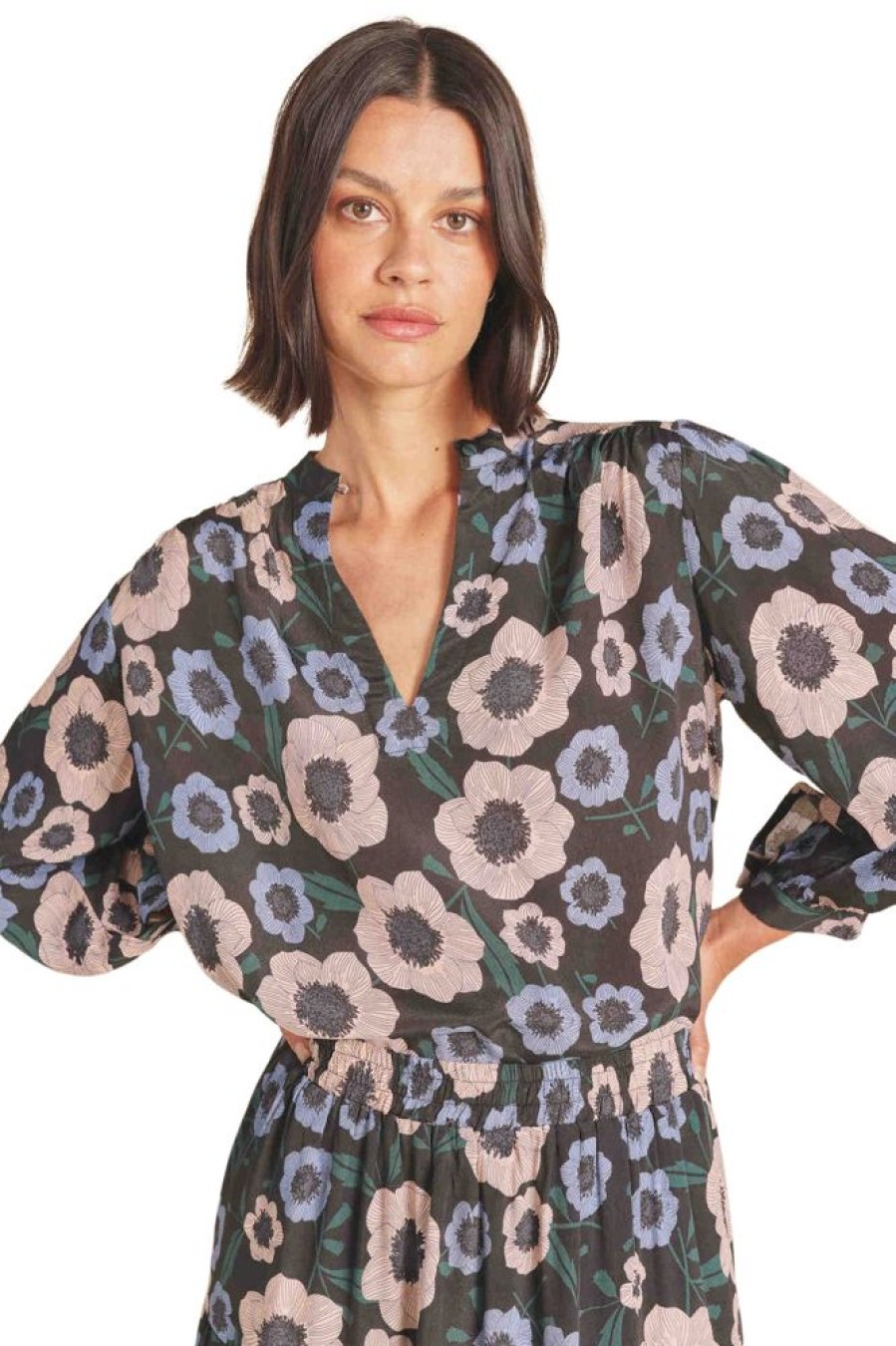 Tops Trovata Birds of Paradis | Trovata Birds Of Paradise Bailey Blouse In Navy Poppies